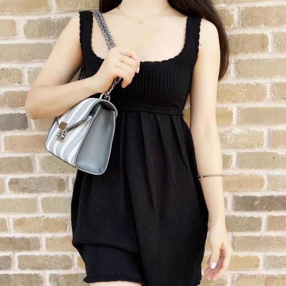 Gaby’sBags💕NWT Michael Kors Chain Tote - Picture 5 of 5